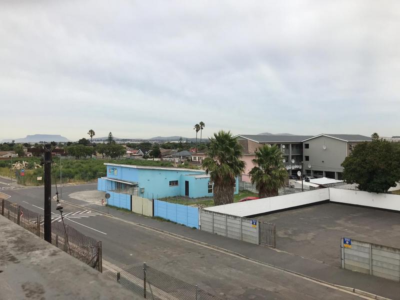 To Let 23 Bedroom Property for Rent in Peerless Park East Western Cape